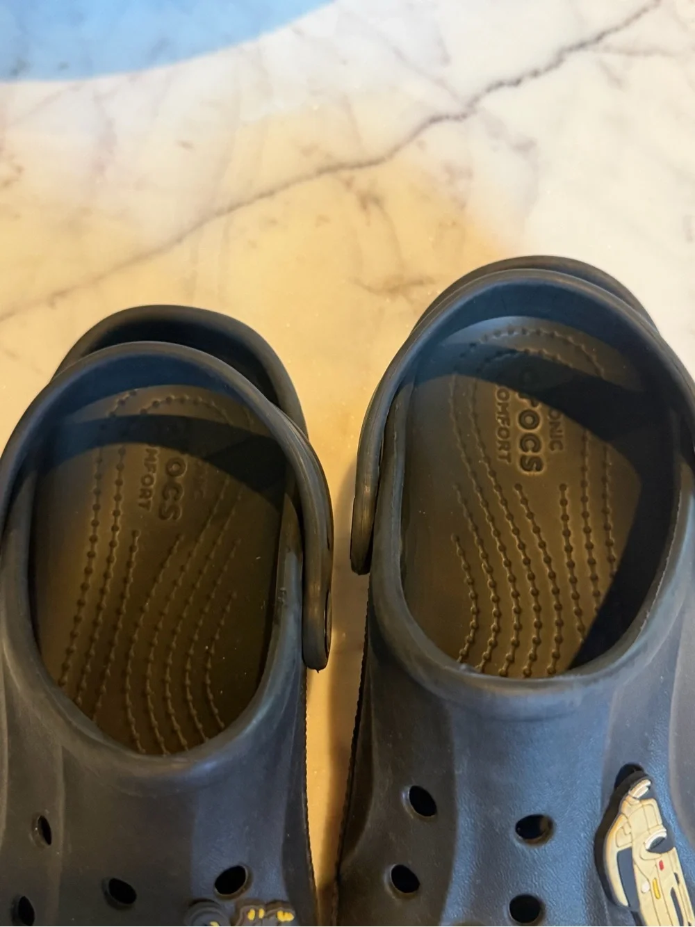 CROCS comfortable black